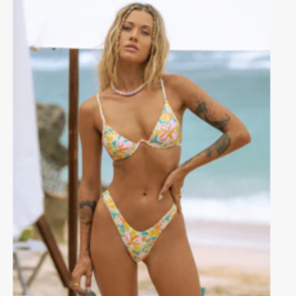 New With Tags Hello Molly Bikini